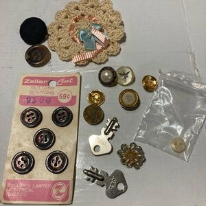 Vintage misc. items from bottom of drawer.  Selling as lot as pictured.